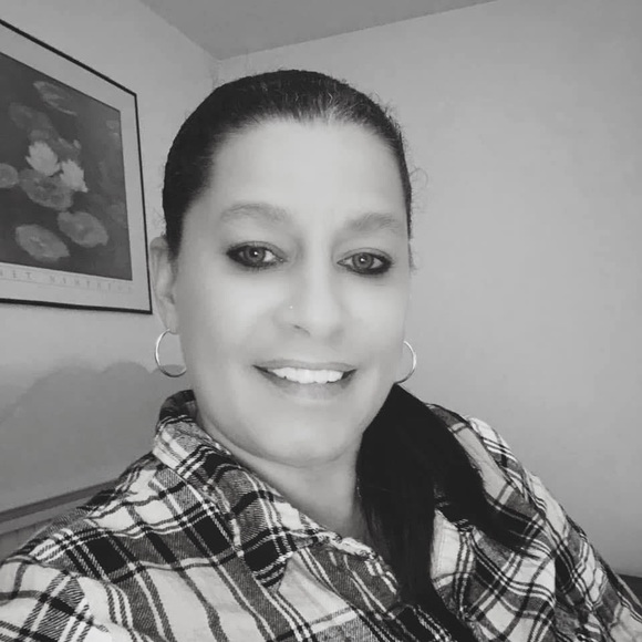 Meet your Posher, Shannon - Picture 1 of 1